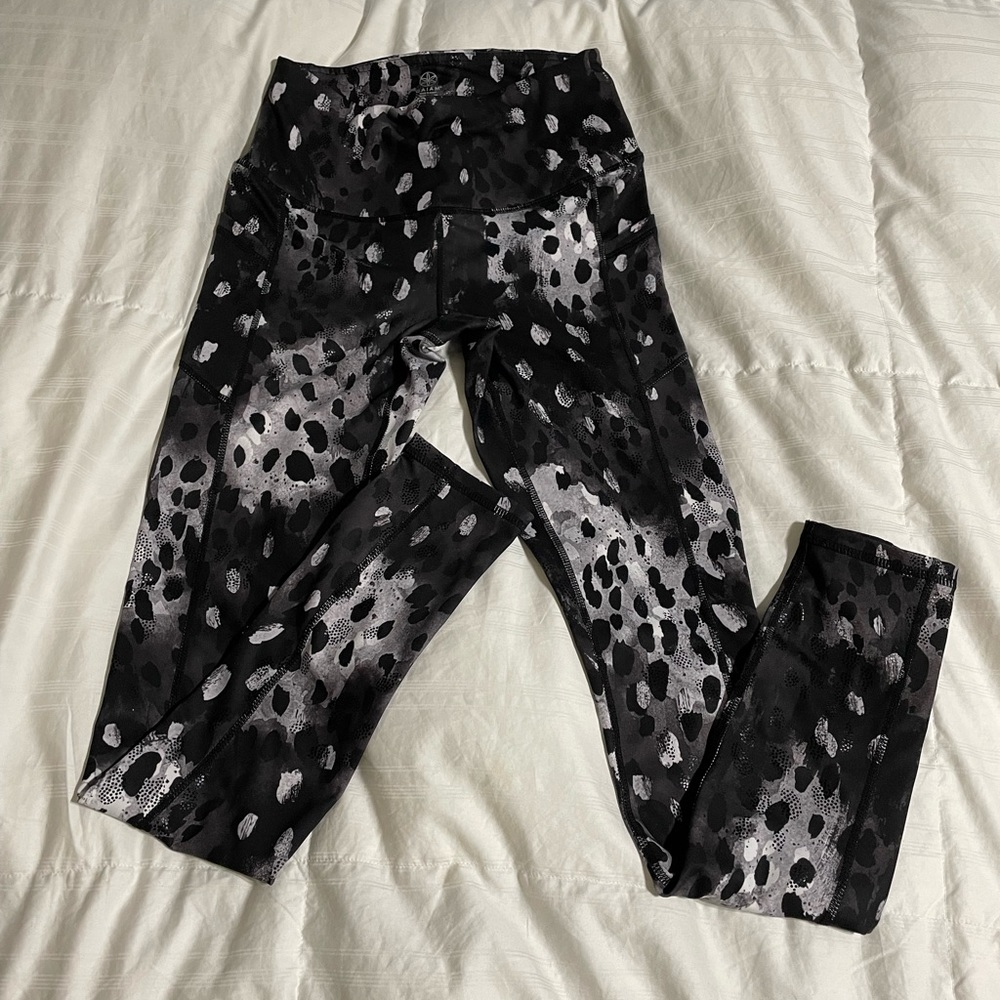EUC Gaiam Om Fit Leggings XS